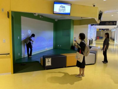こども達が退屈しても廊下で楽しめるようにと・・・・